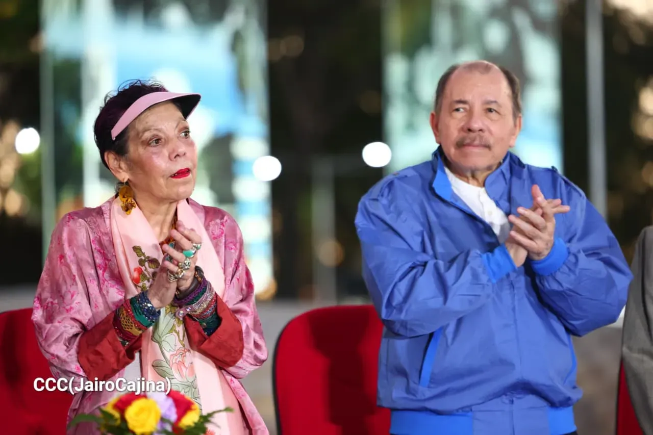 Entrega de primera Medalla de Reconciliación y Paz Cardenal Miguel Obando