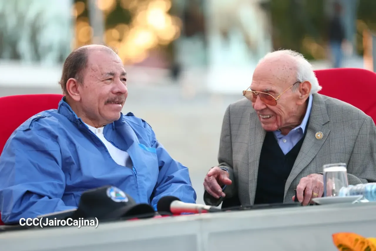 Entrega de primera Medalla de Reconciliación y Paz Cardenal Miguel Obando