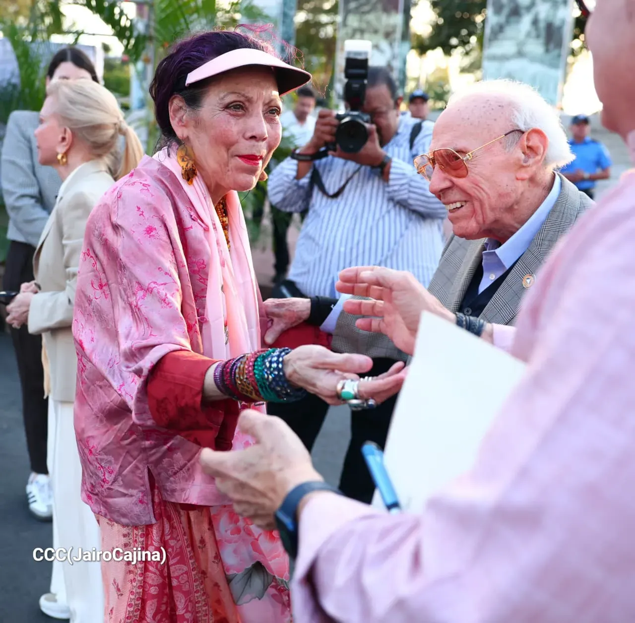 Entrega de primera Medalla de Reconciliación y Paz Cardenal Miguel Obando