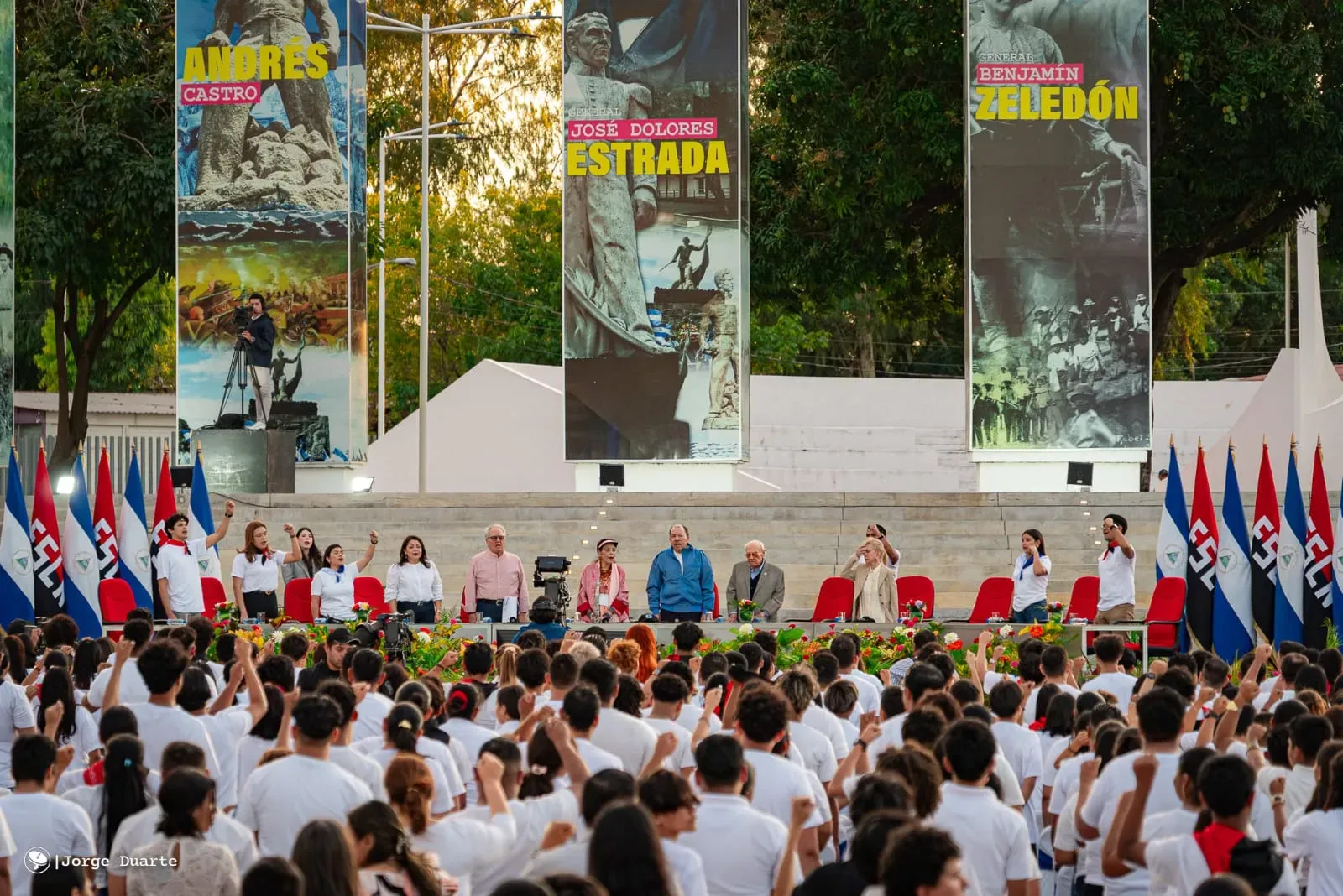 Entrega de primera Medalla de Reconciliación y Paz Cardenal Miguel Obando