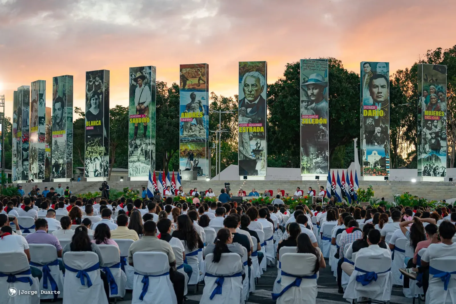 Entrega de primera Medalla de Reconciliación y Paz Cardenal Miguel Obando
