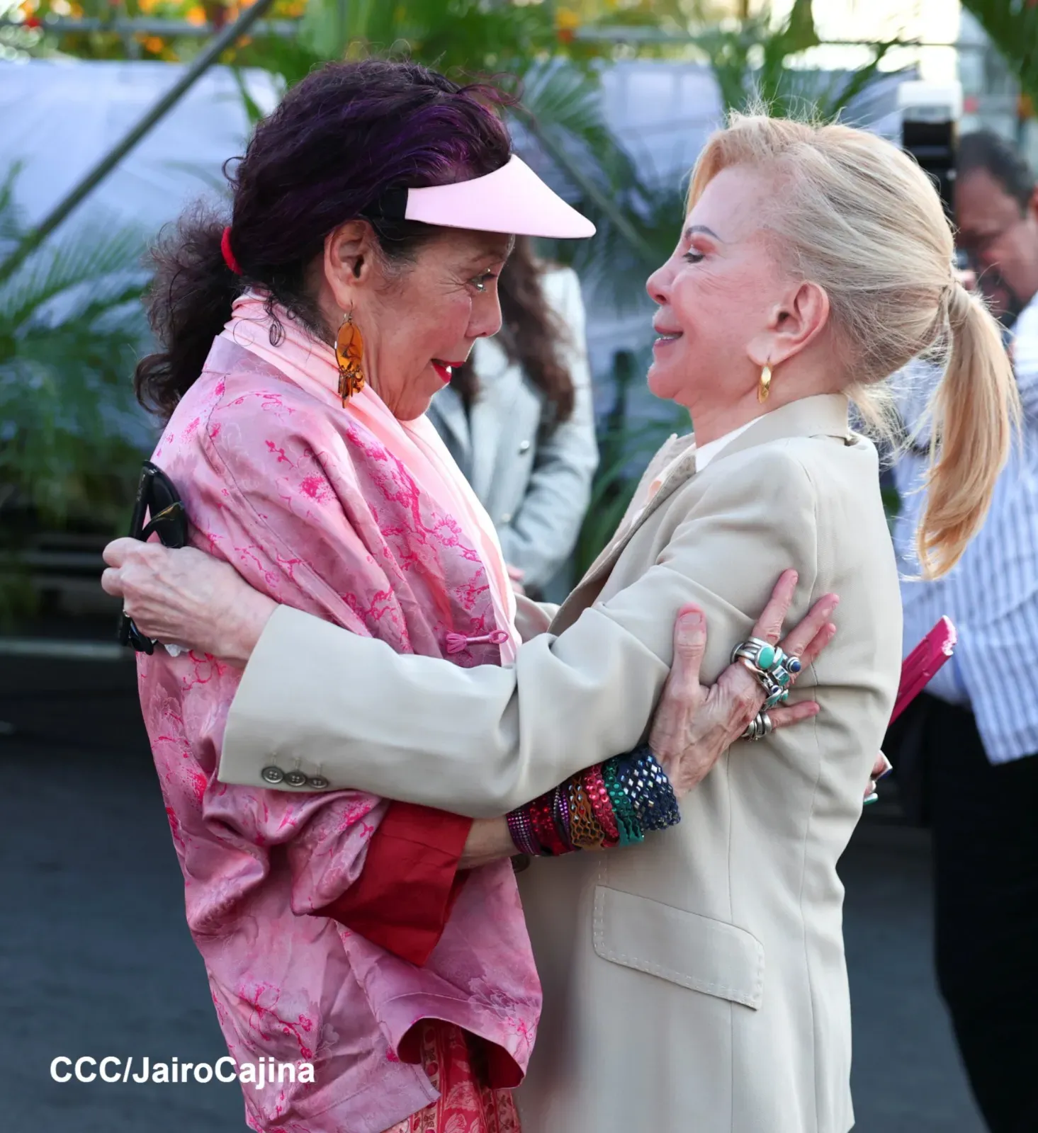 Entrega de primera Medalla de Reconciliación y Paz Cardenal Miguel Obando