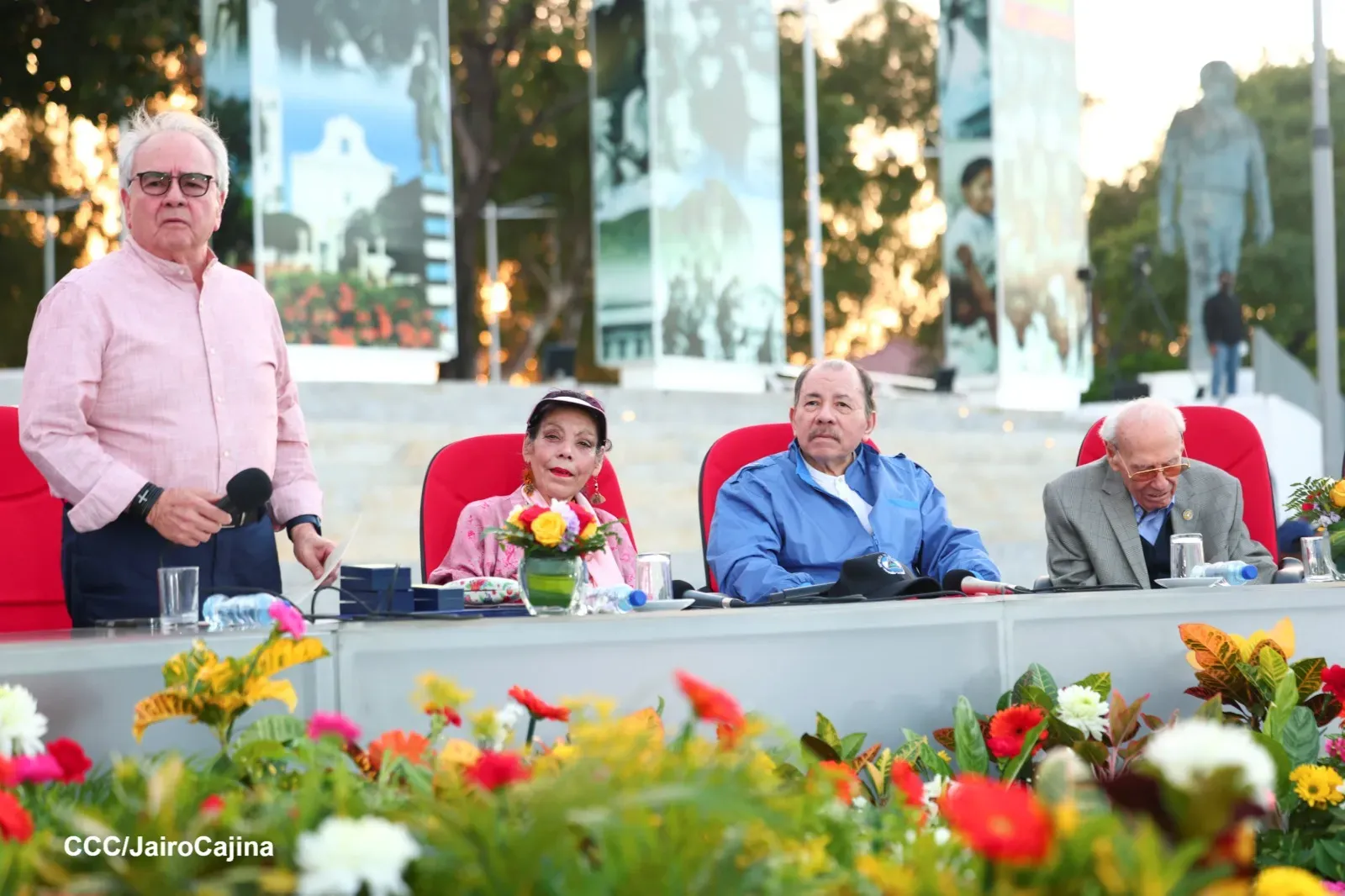 Entrega de primera Medalla de Reconciliación y Paz Cardenal Miguel Obando