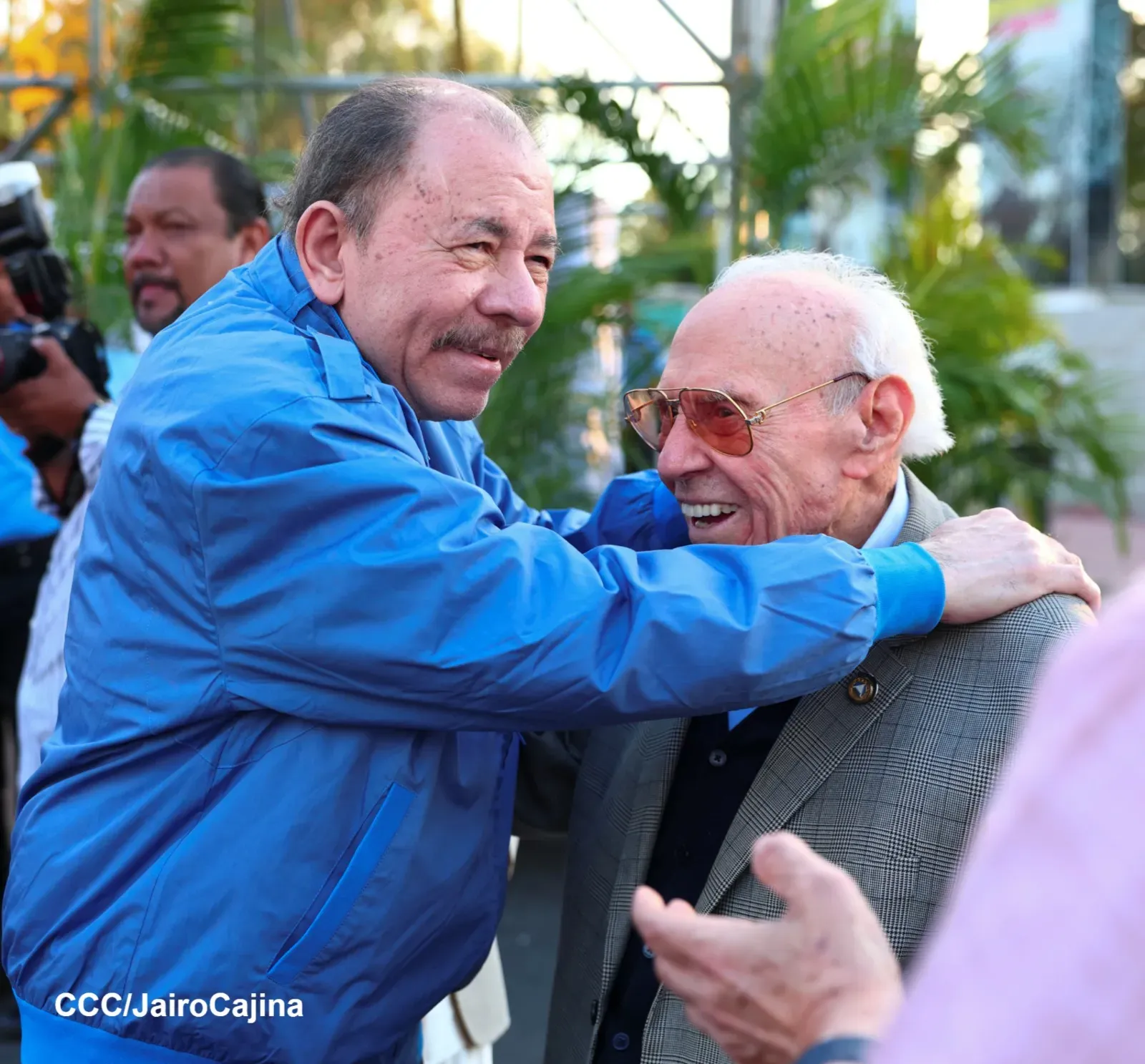 Entrega de primera Medalla de Reconciliación y Paz Cardenal Miguel Obando