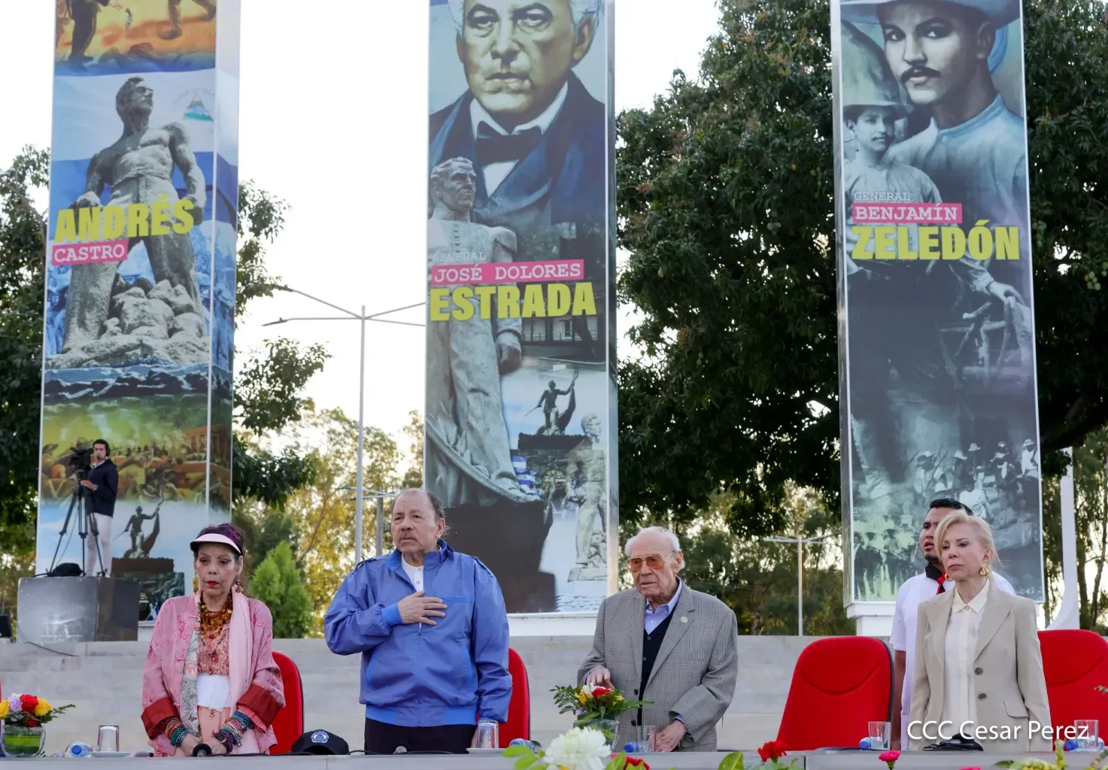 Entrega de primera Medalla de Reconciliación y Paz Cardenal Miguel Obando