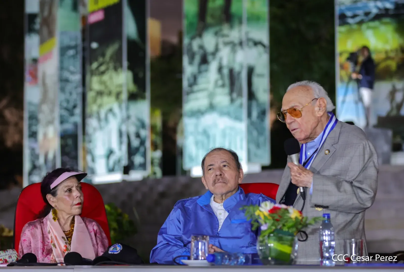 Entrega de primera Medalla de Reconciliación y Paz Cardenal Miguel Obando
