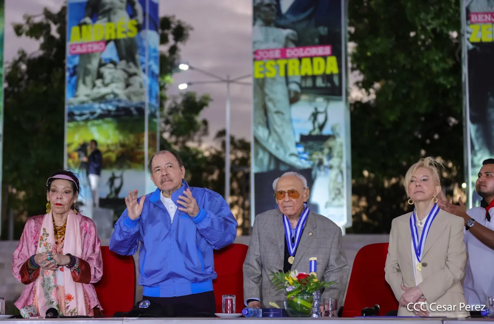 Entrega de primera Medalla de Reconciliación y Paz Cardenal Miguel Obando