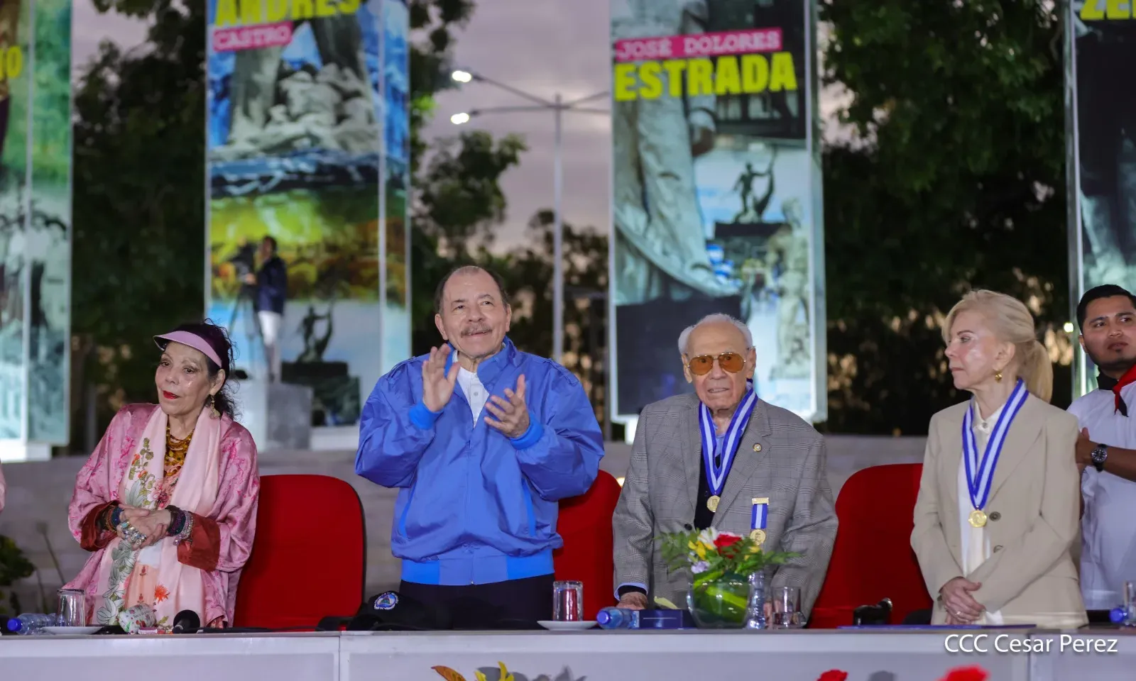 Entrega de primera Medalla de Reconciliación y Paz Cardenal Miguel Obando
