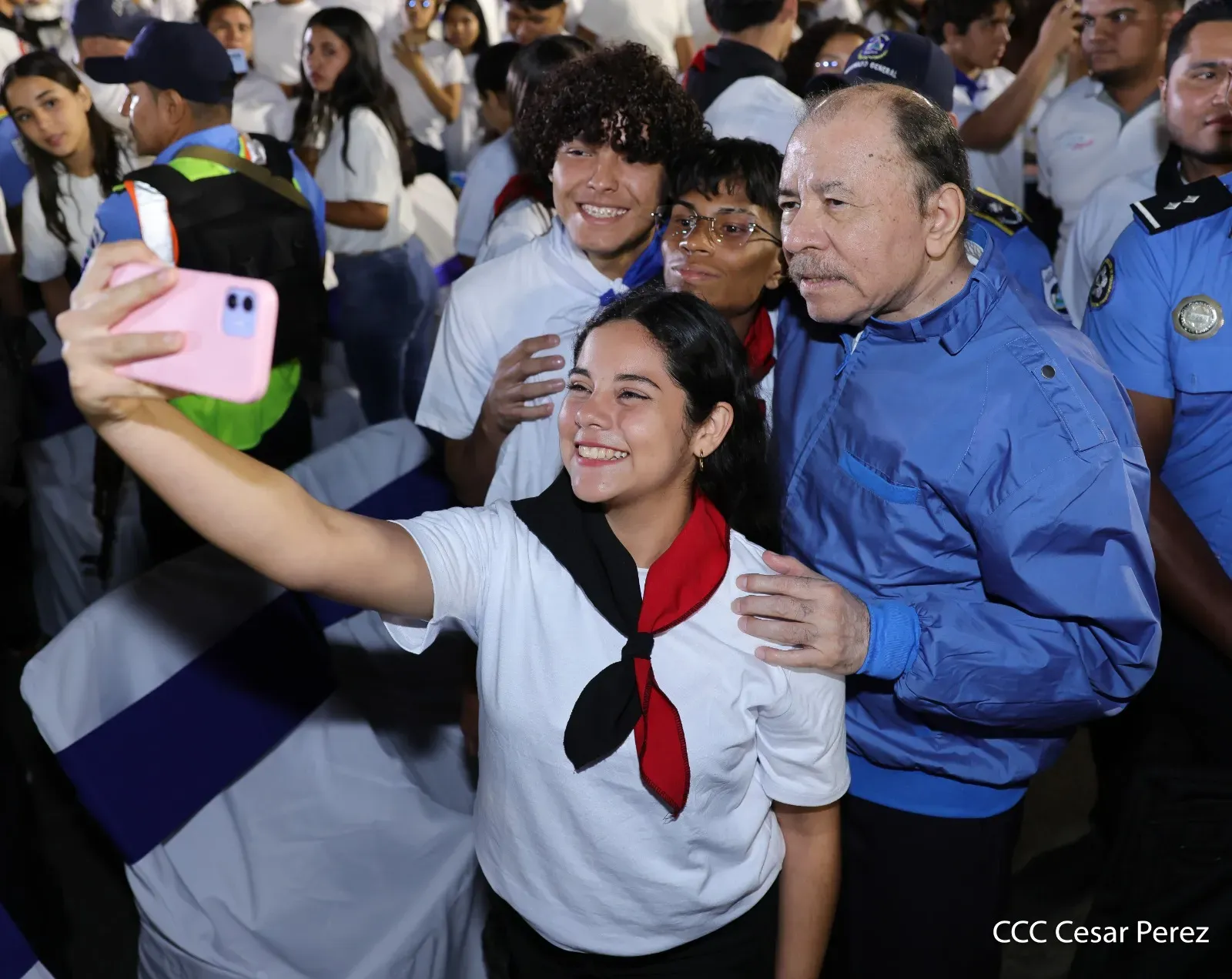 Entrega de primera Medalla de Reconciliación y Paz Cardenal Miguel Obando