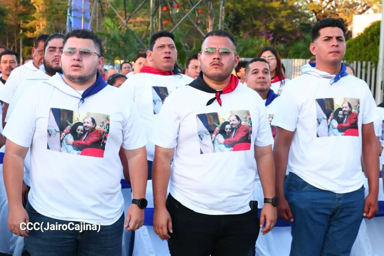 Cooperativas de Nicaragua reciben nuevas unidades de autobuses y microbuses de China