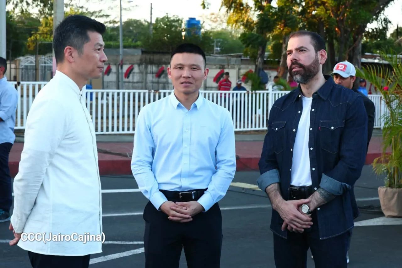 Cooperativas de Nicaragua reciben nuevas unidades de autobuses y microbuses de China