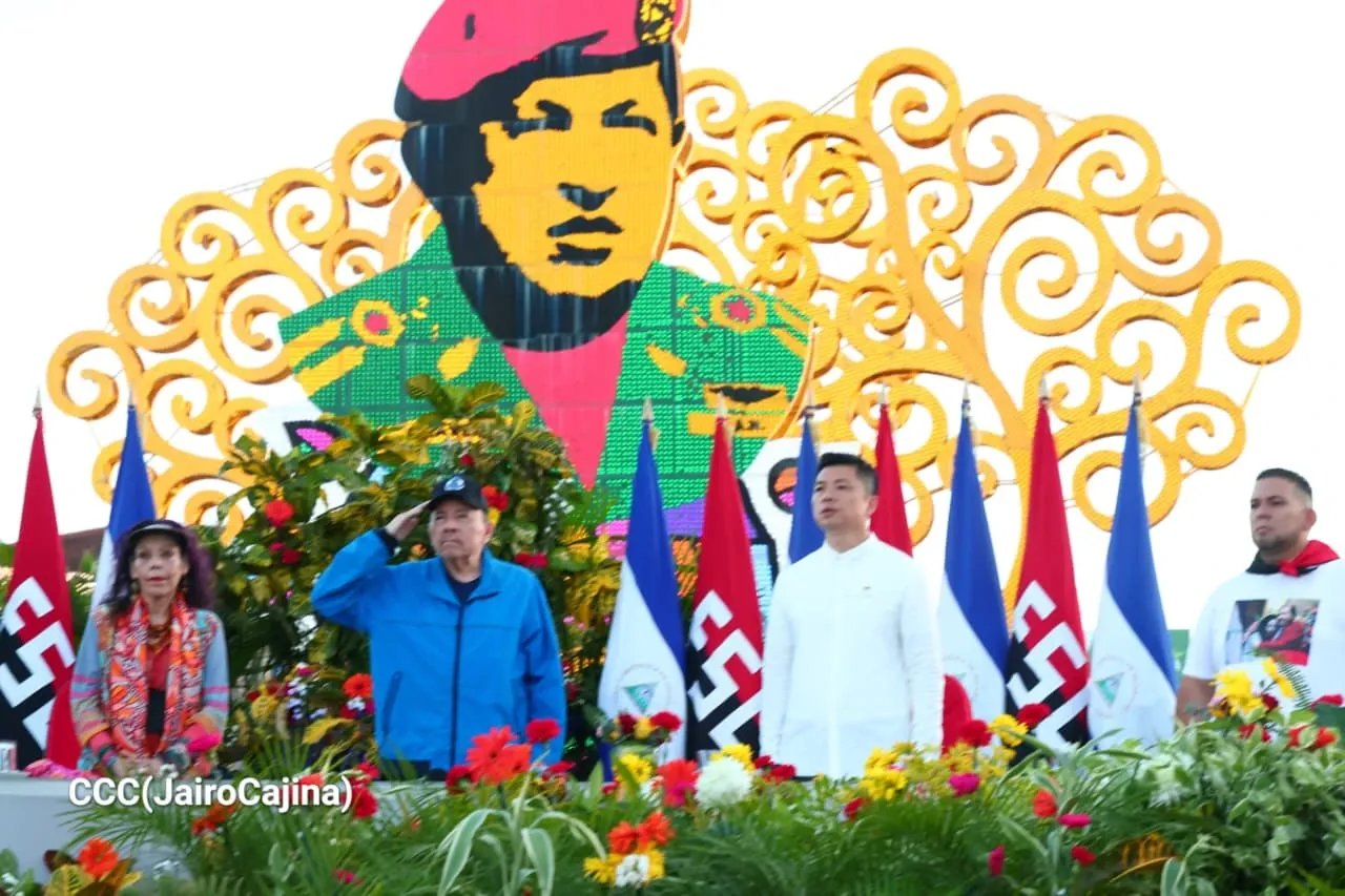 Cooperativas de Nicaragua reciben nuevas unidades de autobuses y microbuses de China