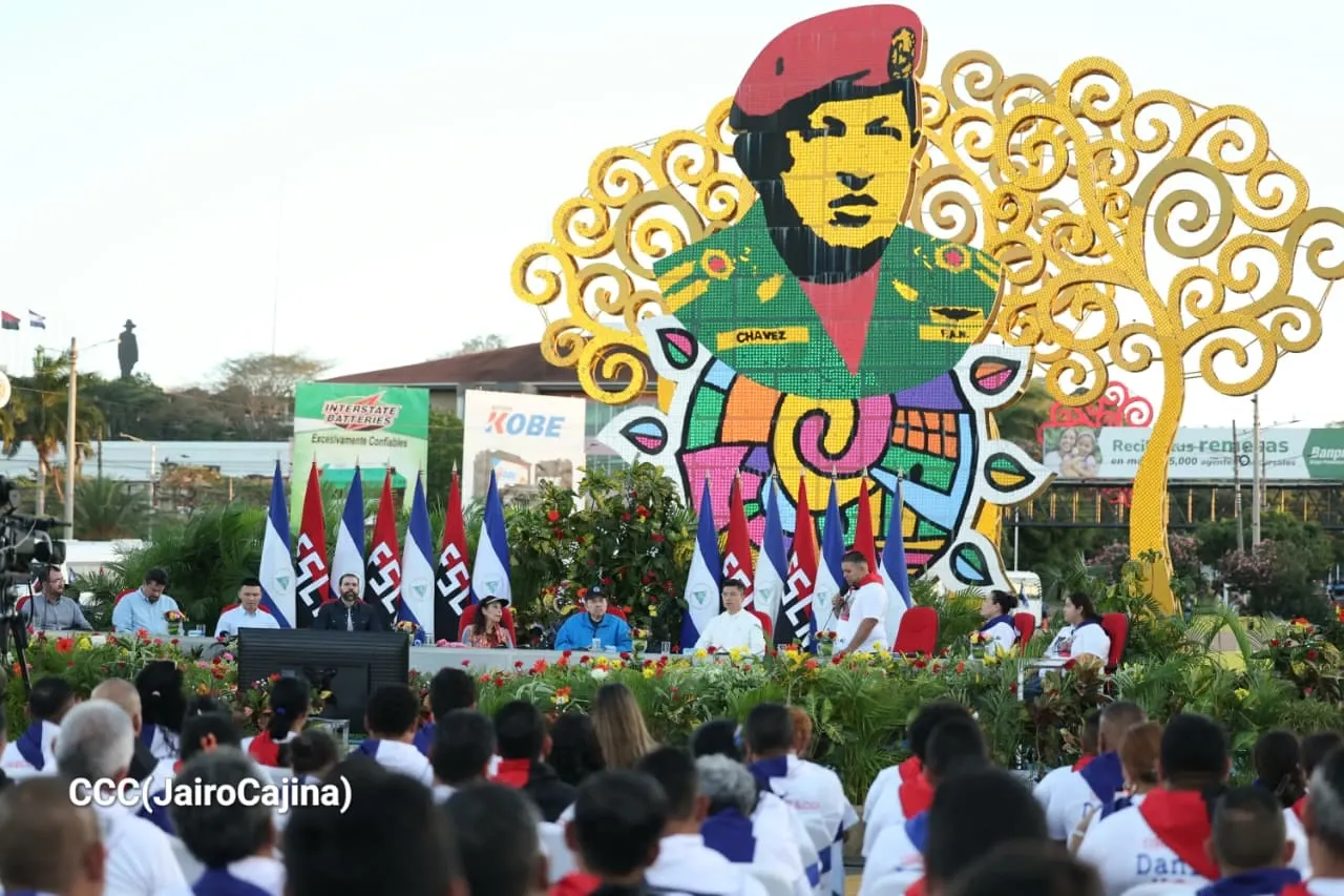 Cooperativas de Nicaragua reciben nuevas unidades de autobuses y microbuses de China