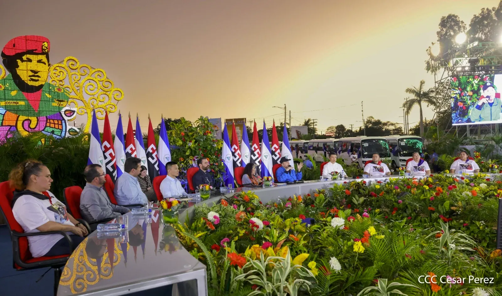 Cooperativas de Nicaragua reciben nuevas unidades de autobuses y microbuses de China