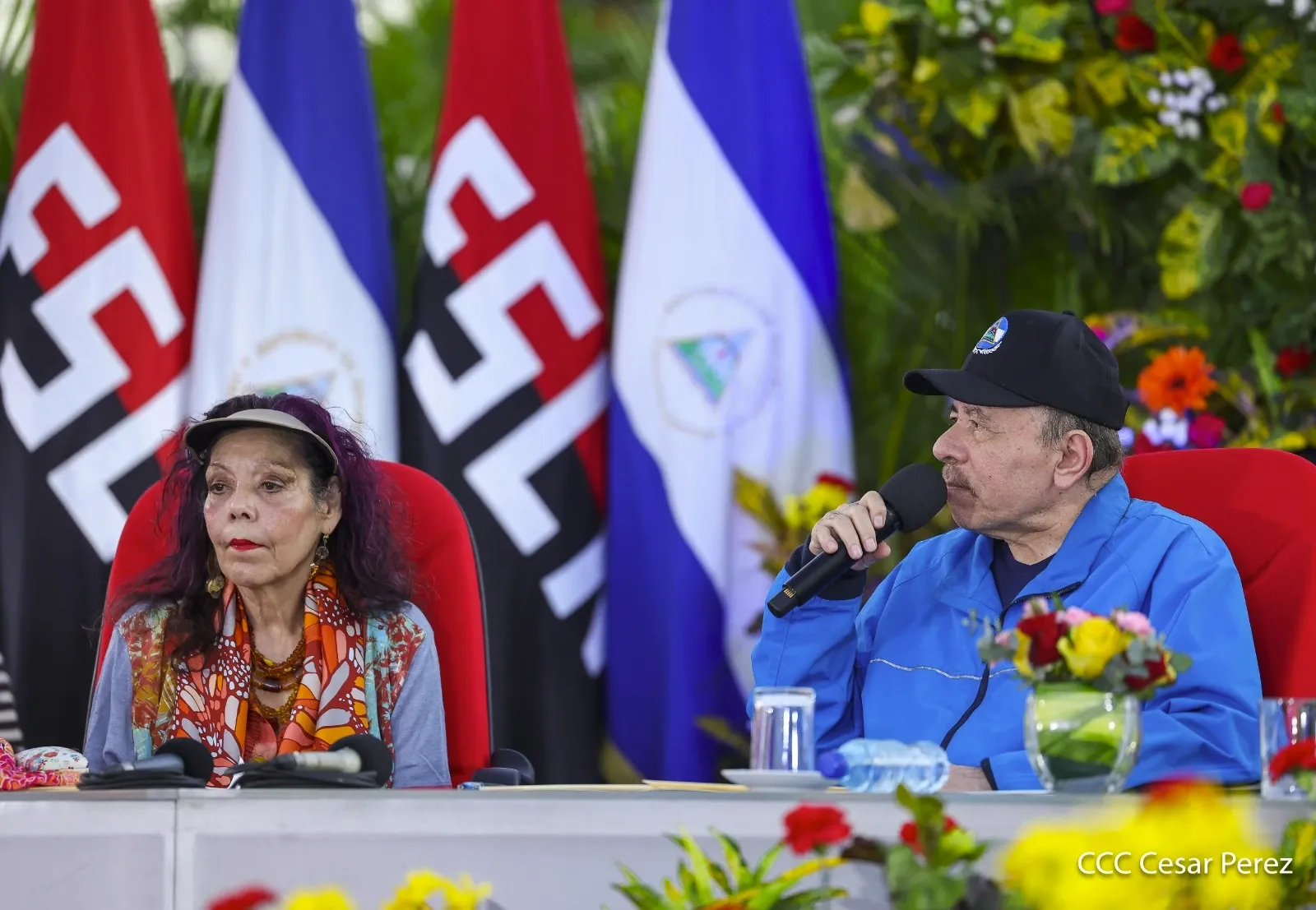 Cooperativas de Nicaragua reciben nuevas unidades de autobuses y microbuses de China