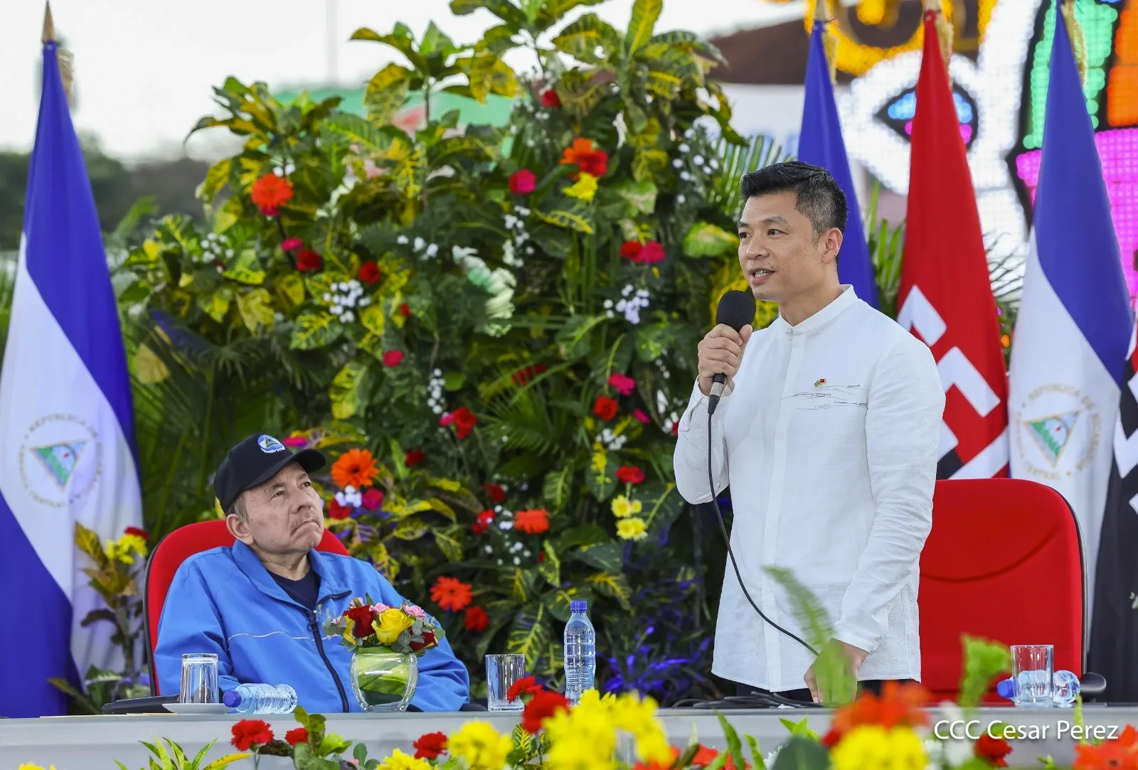 Cooperativas de Nicaragua reciben nuevas unidades de autobuses y microbuses de China