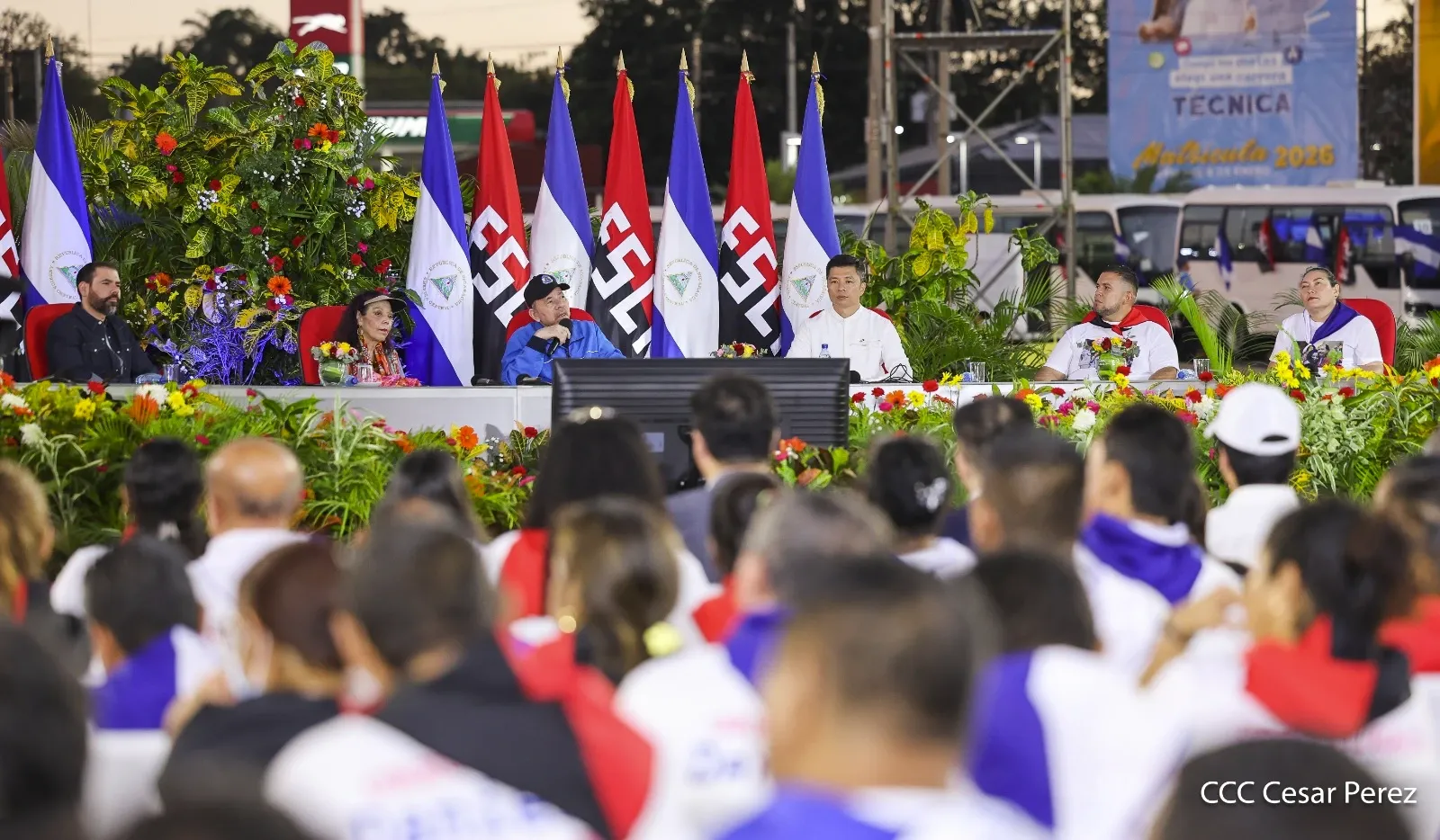 Cooperativas de Nicaragua reciben nuevas unidades de autobuses y microbuses de China