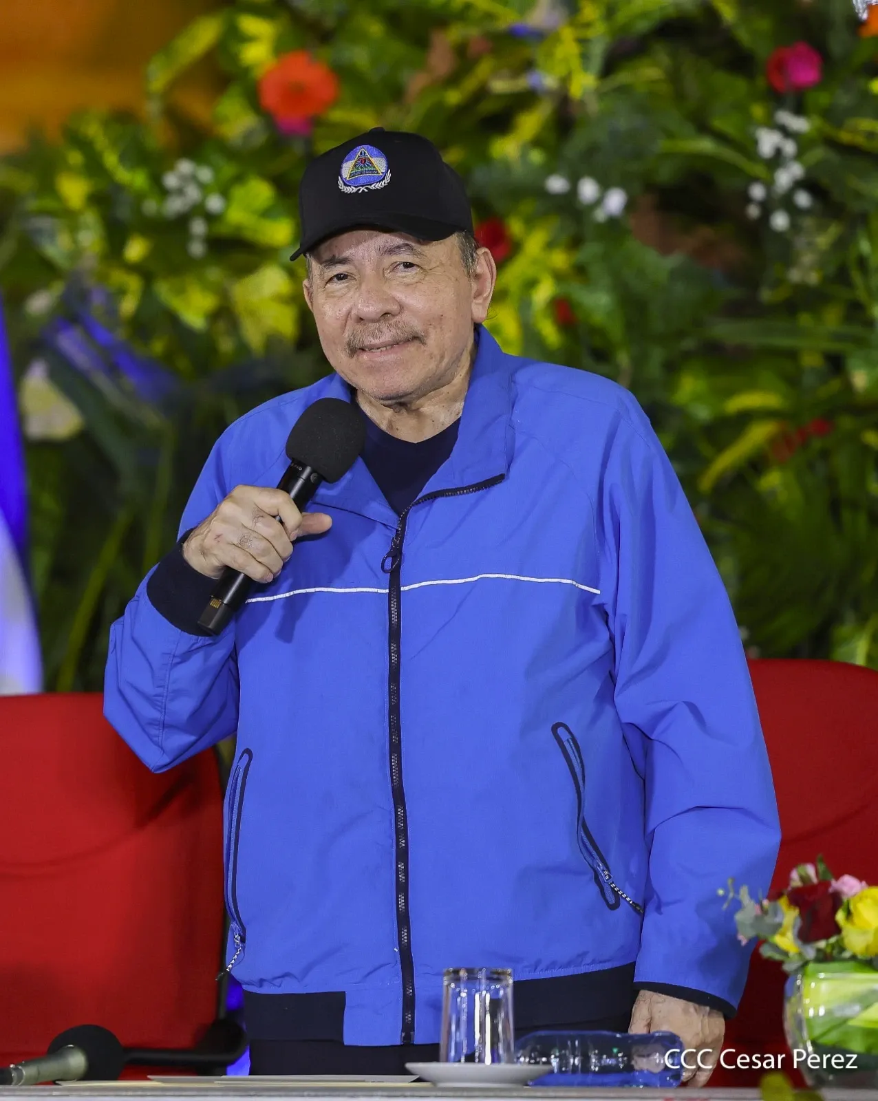 Cooperativas de Nicaragua reciben nuevas unidades de autobuses y microbuses de China