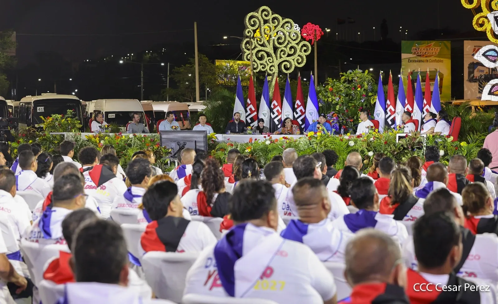 Cooperativas de Nicaragua reciben nuevas unidades de autobuses y microbuses de China