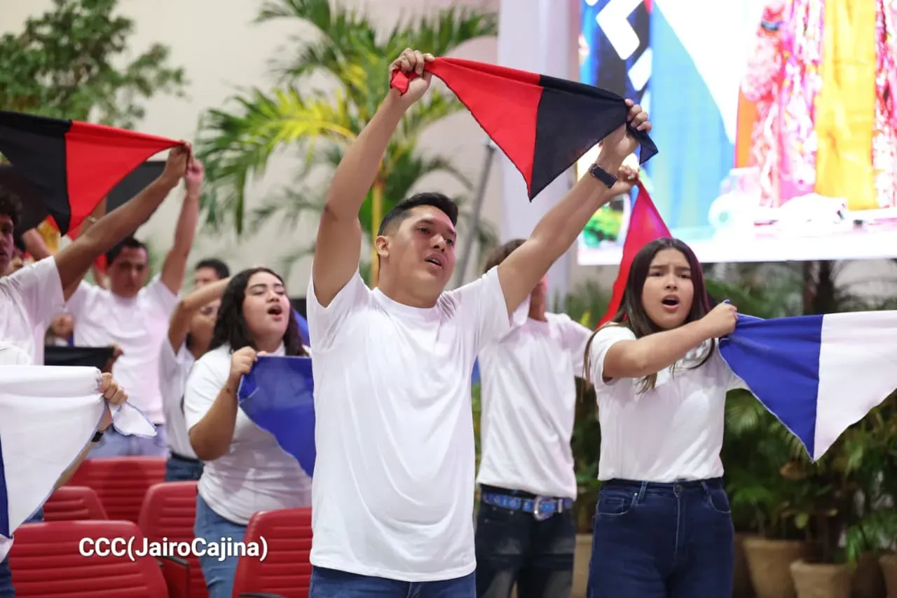 Entrega del Hospital Sandino Nuevo Amanecer en saludo al General de Hombres y Mujeres Libres