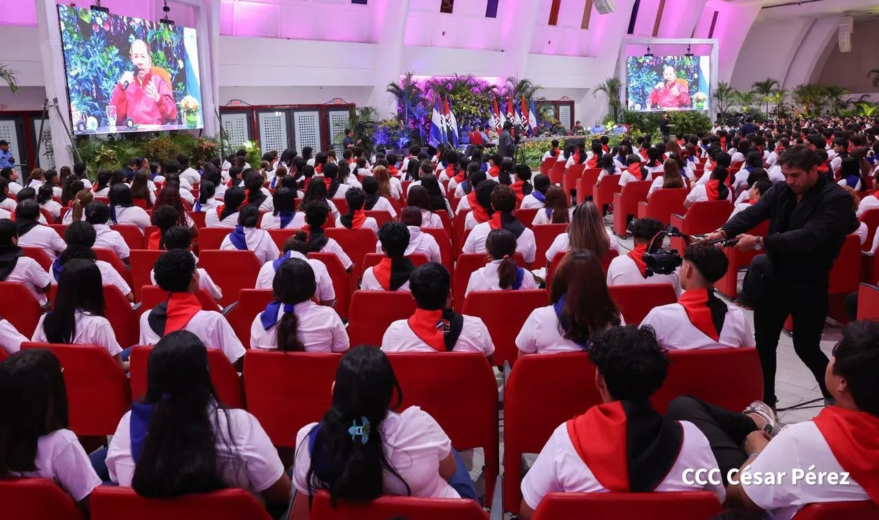 Entrega del Hospital Sandino Nuevo Amanecer en saludo al General de Hombres y Mujeres Libres
