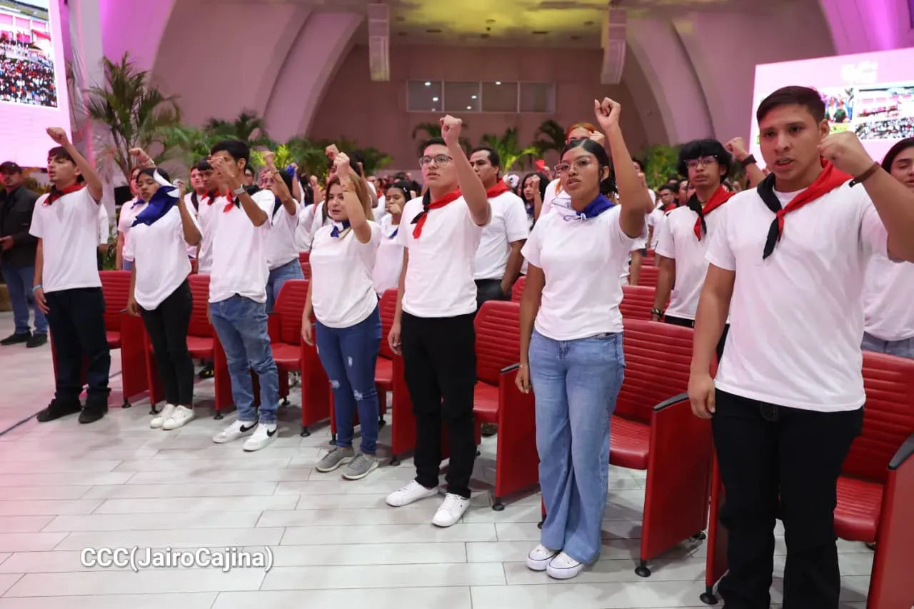 Entrega del Hospital Sandino Nuevo Amanecer en saludo al General de Hombres y Mujeres Libres