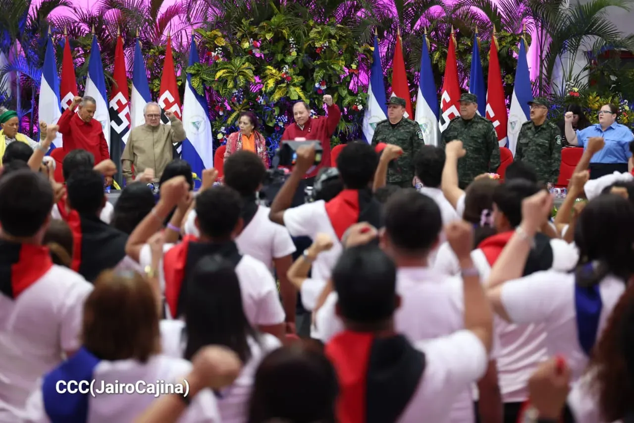 Entrega del Hospital Sandino Nuevo Amanecer en saludo al General de Hombres y Mujeres Libres