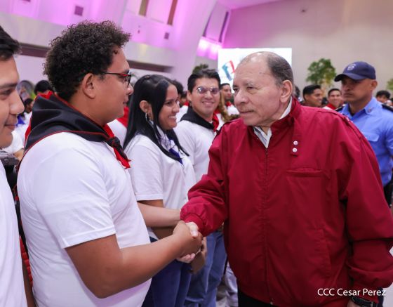 Entrega del Hospital Sandino Nuevo Amanecer en saludo al General de Hombres y Mujeres Libres