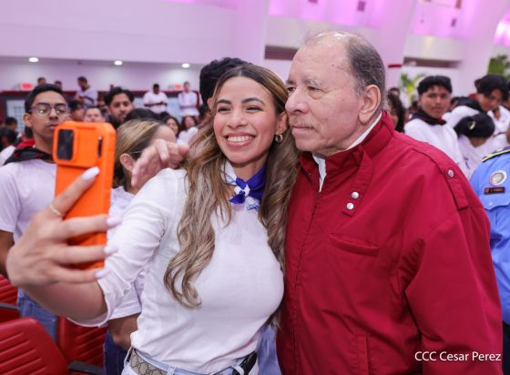 Entrega del Hospital Sandino Nuevo Amanecer en saludo al General de Hombres y Mujeres Libres