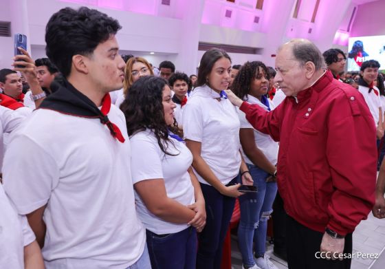 Entrega del Hospital Sandino Nuevo Amanecer en saludo al General de Hombres y Mujeres Libres