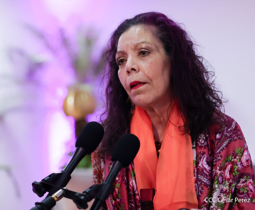 Entrega del Hospital Sandino Nuevo Amanecer en saludo al General de Hombres y Mujeres Libres