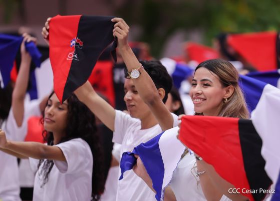 Entrega del Hospital Sandino Nuevo Amanecer en saludo al General de Hombres y Mujeres Libres