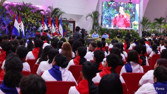 Entrega del Hospital Sandino Nuevo Amanecer en saludo al General de Hombres y Mujeres Libres