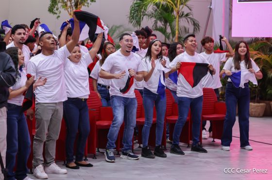 Entrega del Hospital Sandino Nuevo Amanecer en saludo al General de Hombres y Mujeres Libres