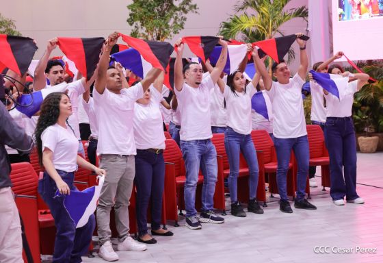 Entrega del Hospital Sandino Nuevo Amanecer en saludo al General de Hombres y Mujeres Libres