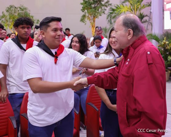 Entrega del Hospital Sandino Nuevo Amanecer en saludo al General de Hombres y Mujeres Libres