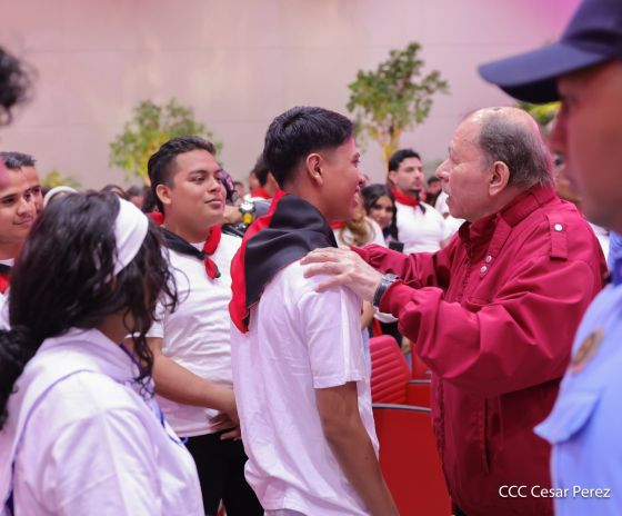 Entrega del Hospital Sandino Nuevo Amanecer en saludo al General de Hombres y Mujeres Libres