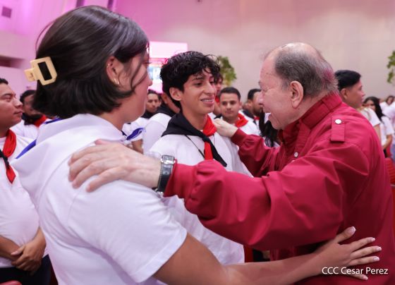 Entrega del Hospital Sandino Nuevo Amanecer en saludo al General de Hombres y Mujeres Libres
