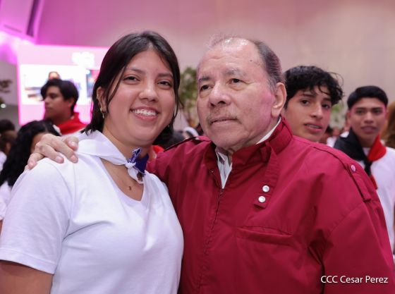 Entrega del Hospital Sandino Nuevo Amanecer en saludo al General de Hombres y Mujeres Libres