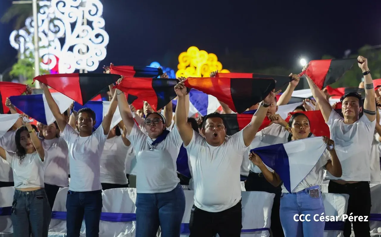 Daniel y Rosario presiden Acto Central por el Día de la Dignidad Nacional