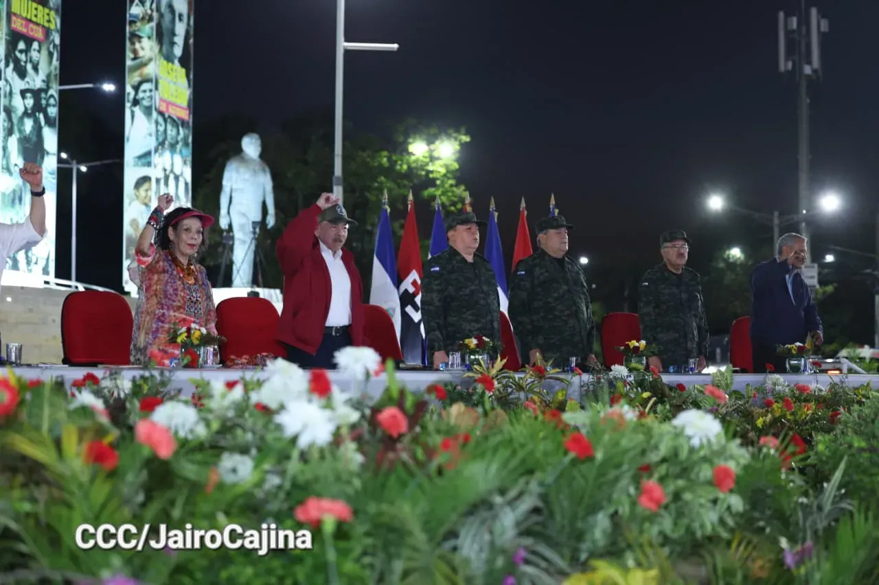 Daniel y Rosario presiden Acto Central por el Día de la Dignidad Nacional