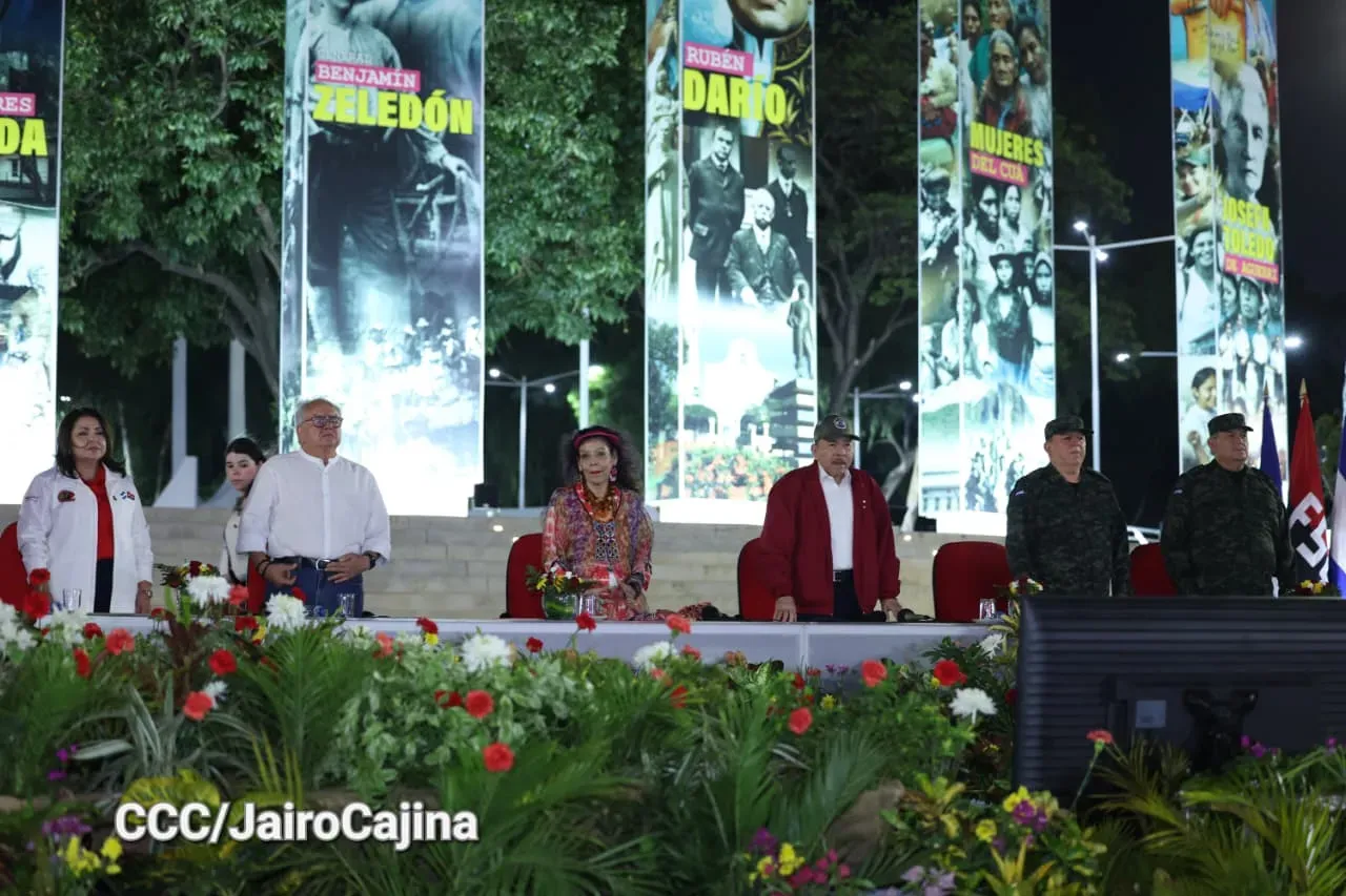 Daniel y Rosario presiden Acto Central por el Día de la Dignidad Nacional