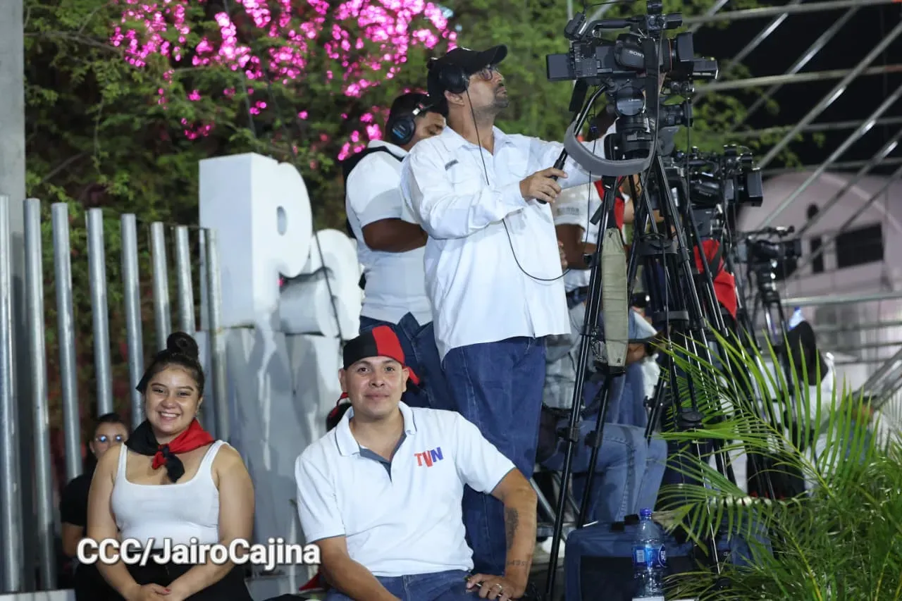 Daniel y Rosario presiden Acto Central por el Día de la Dignidad Nacional