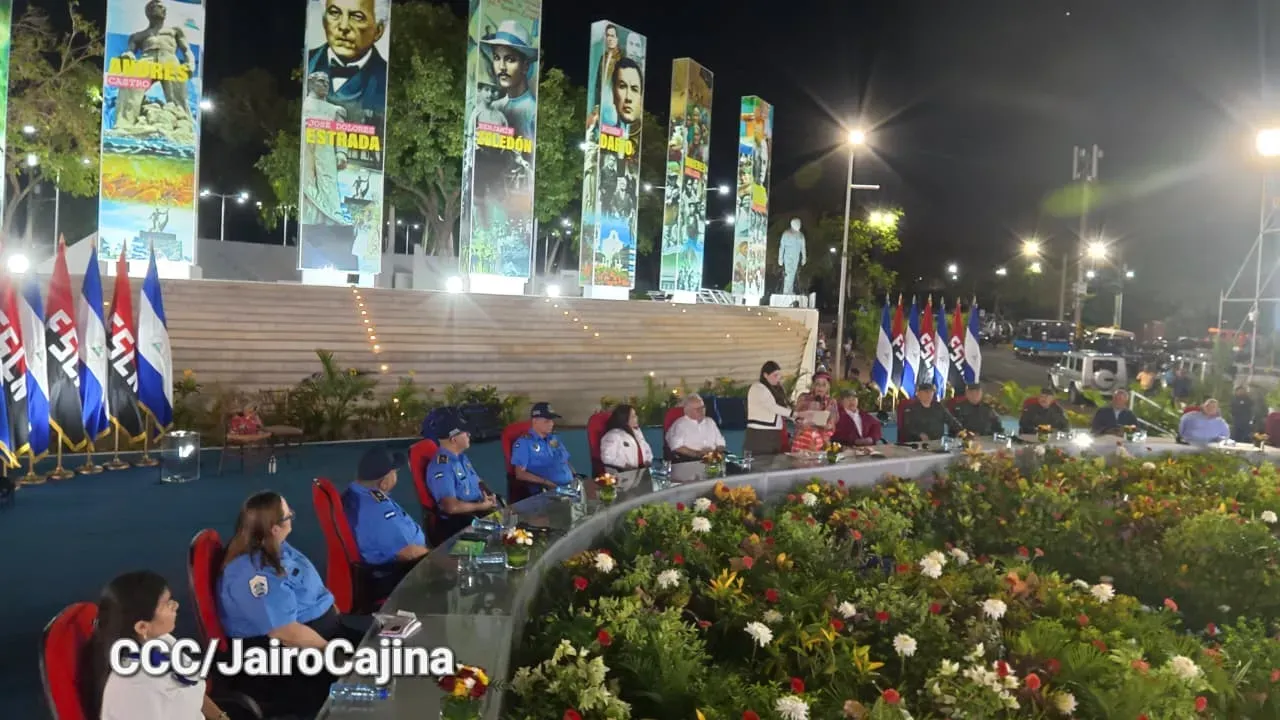 Daniel y Rosario presiden Acto Central por el Día de la Dignidad Nacional