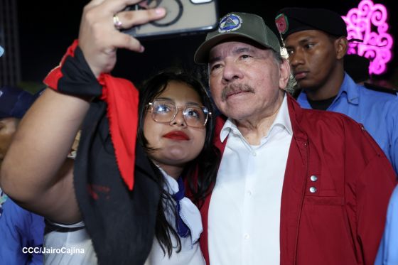 Daniel y Rosario presiden Acto Central por el Día de la Dignidad Nacional