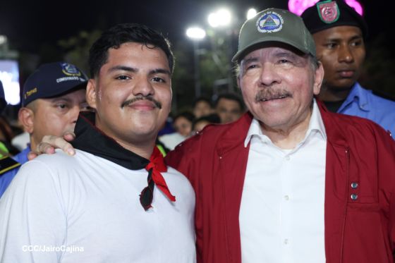 Daniel y Rosario presiden Acto Central por el Día de la Dignidad Nacional