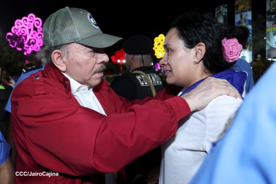 Daniel y Rosario presiden Acto Central por el Día de la Dignidad Nacional