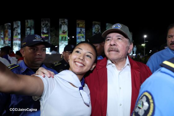 Daniel y Rosario presiden Acto Central por el Día de la Dignidad Nacional