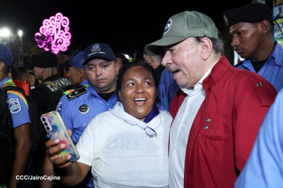 Daniel y Rosario presiden Acto Central por el Día de la Dignidad Nacional
