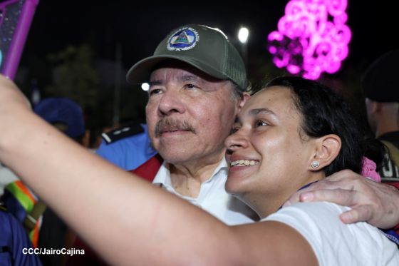 Daniel y Rosario presiden Acto Central por el Día de la Dignidad Nacional